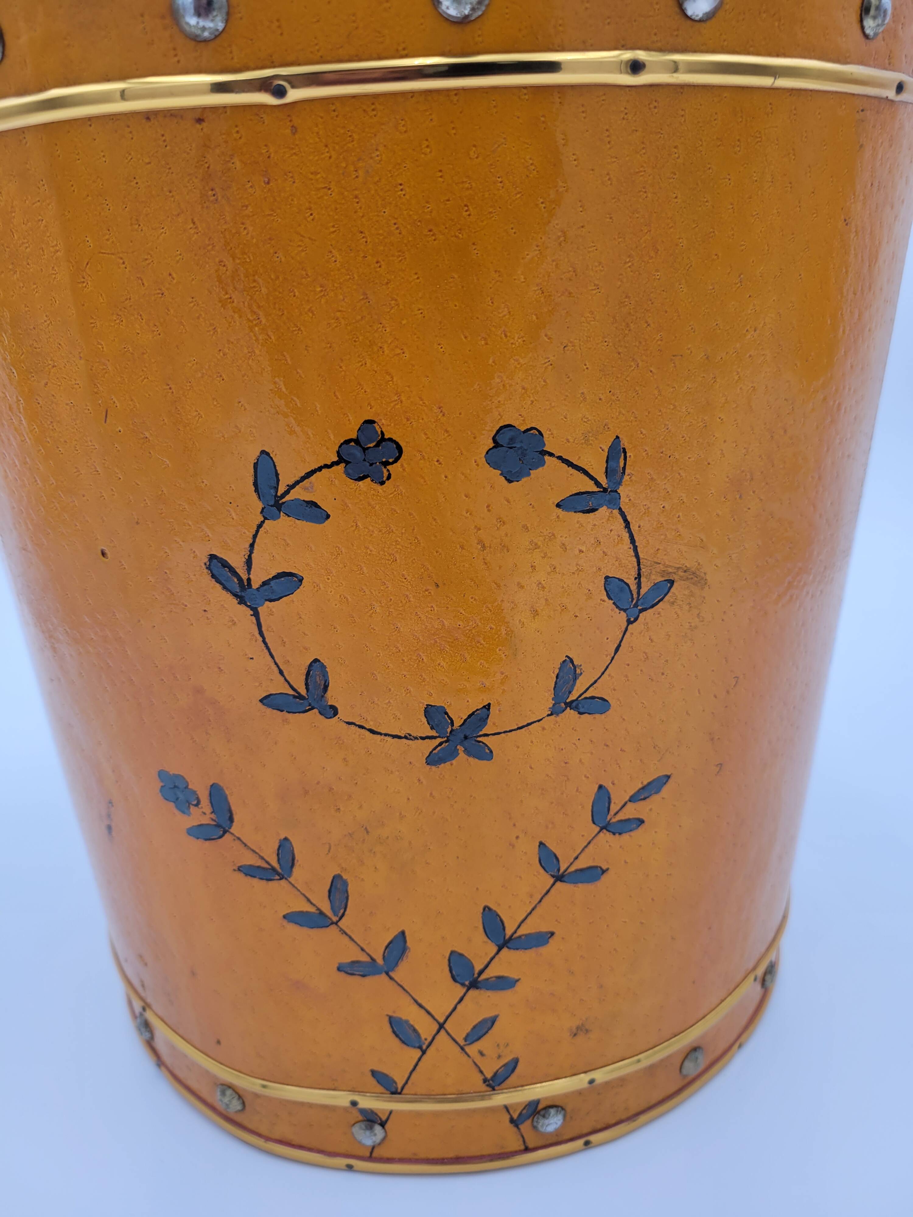 Corbeille à papier en bois à décor floral