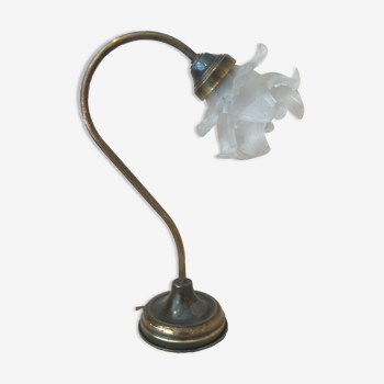 Lampe Delmas col de cygne en laiton doré patiné bronze et opaline rose
