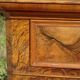 Commode en noyer et ronce de noyer style Louis Philippe