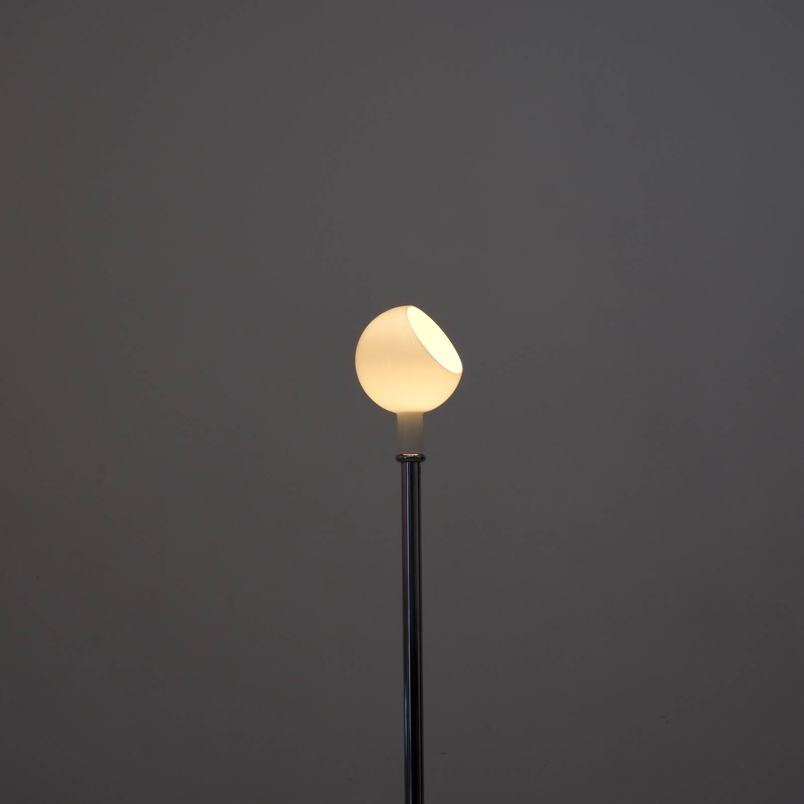 „Parola“ floor lamp by Gae Aulenti for Fontana Arte – special edition