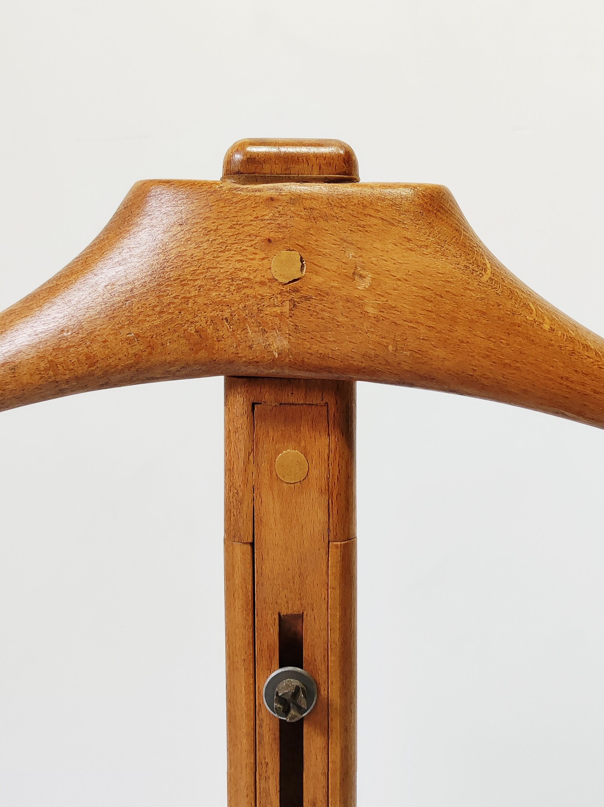 Night valet wears adjustable coat