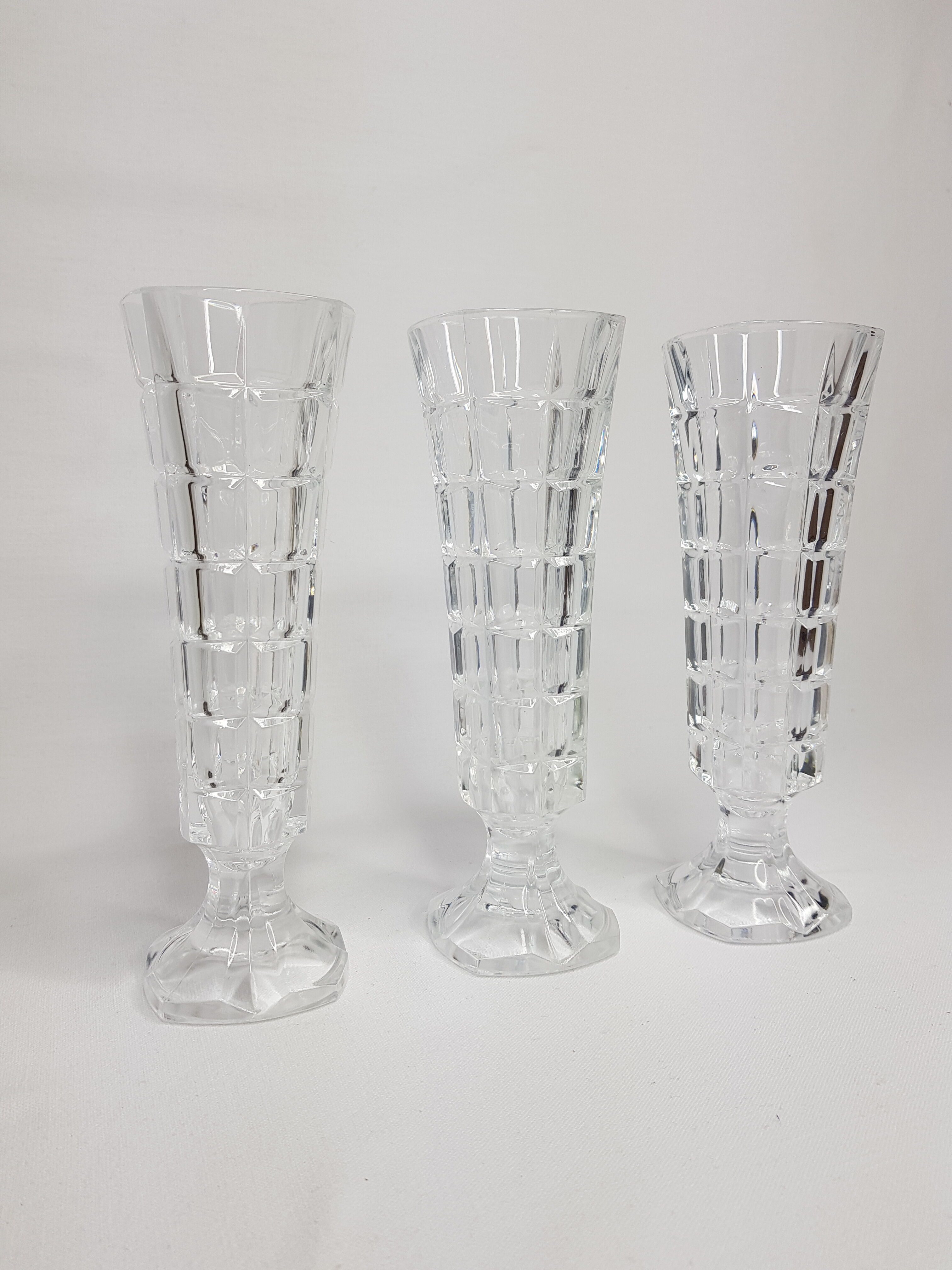 Set of three 17 cm vintage glass soliflore vases
