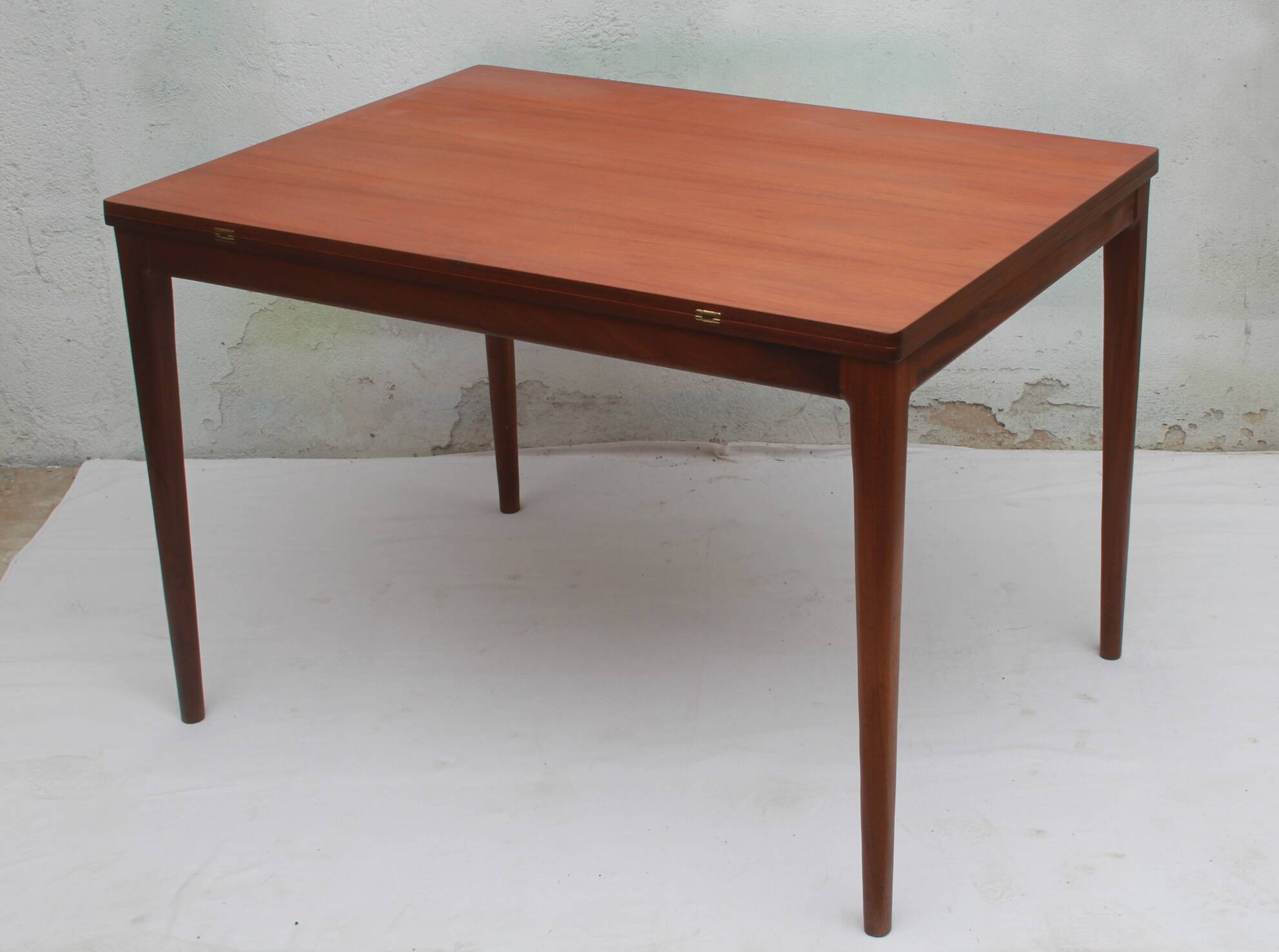 1960s dining table in teak