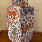 Vase style Imari