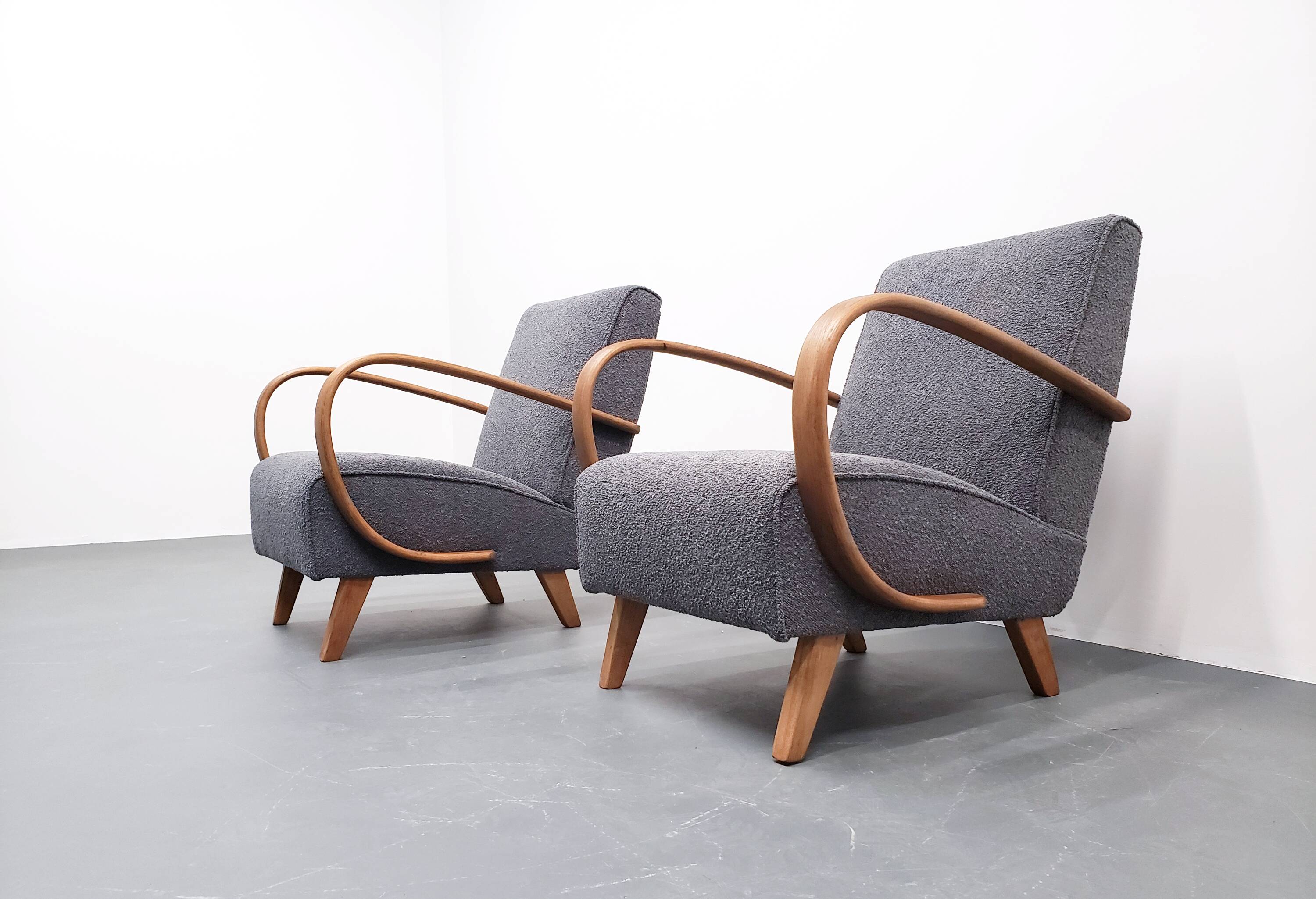 Fauteuil Jindrich Halabala en bois courbé, bouclette grise, 1930