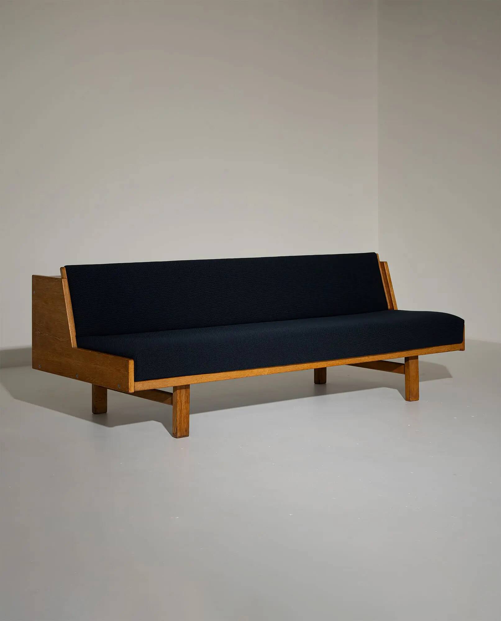 Hans Wegner GE258 Sofa Bed for Getama, 1950s