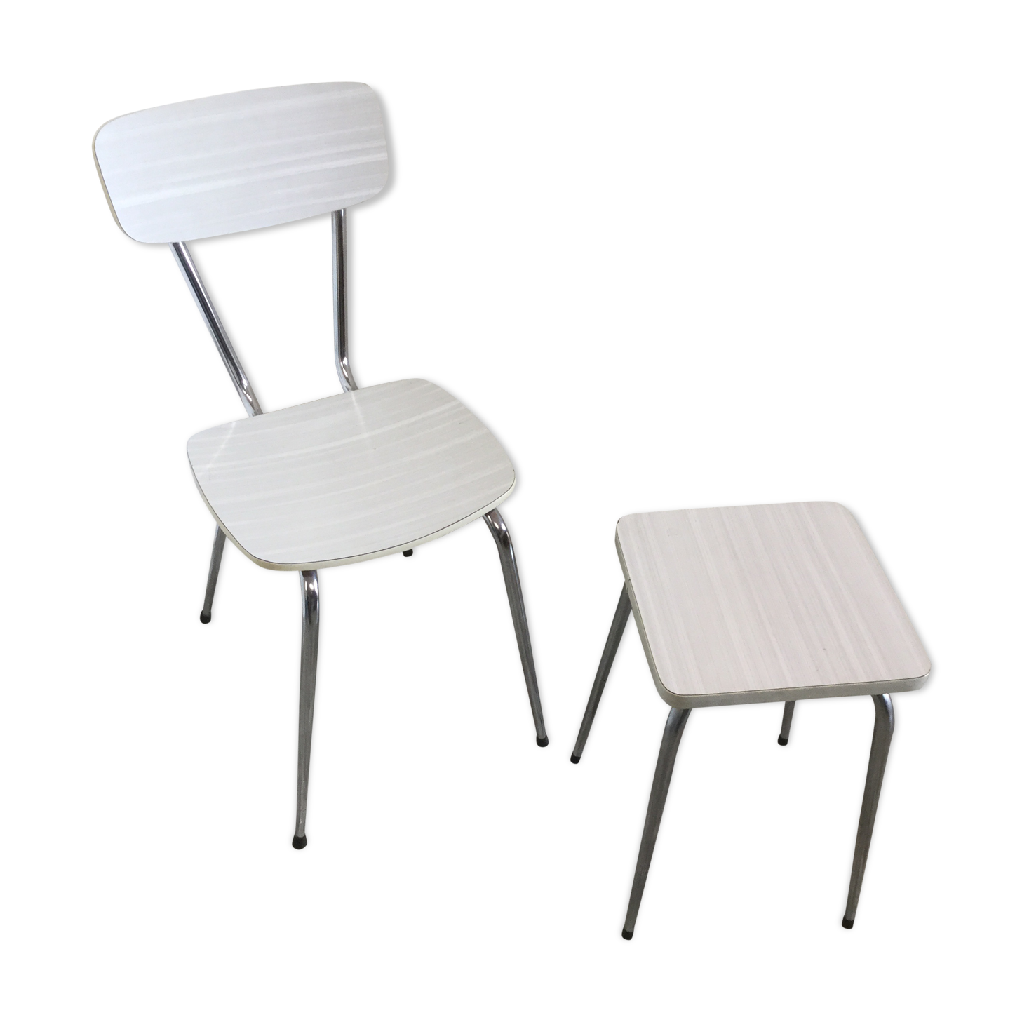 Chaise et tabouret