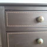 Antique chest of drawers