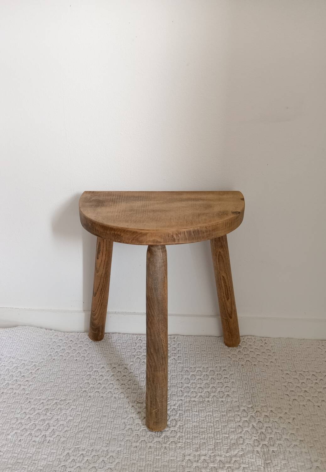 Tabouret tripode