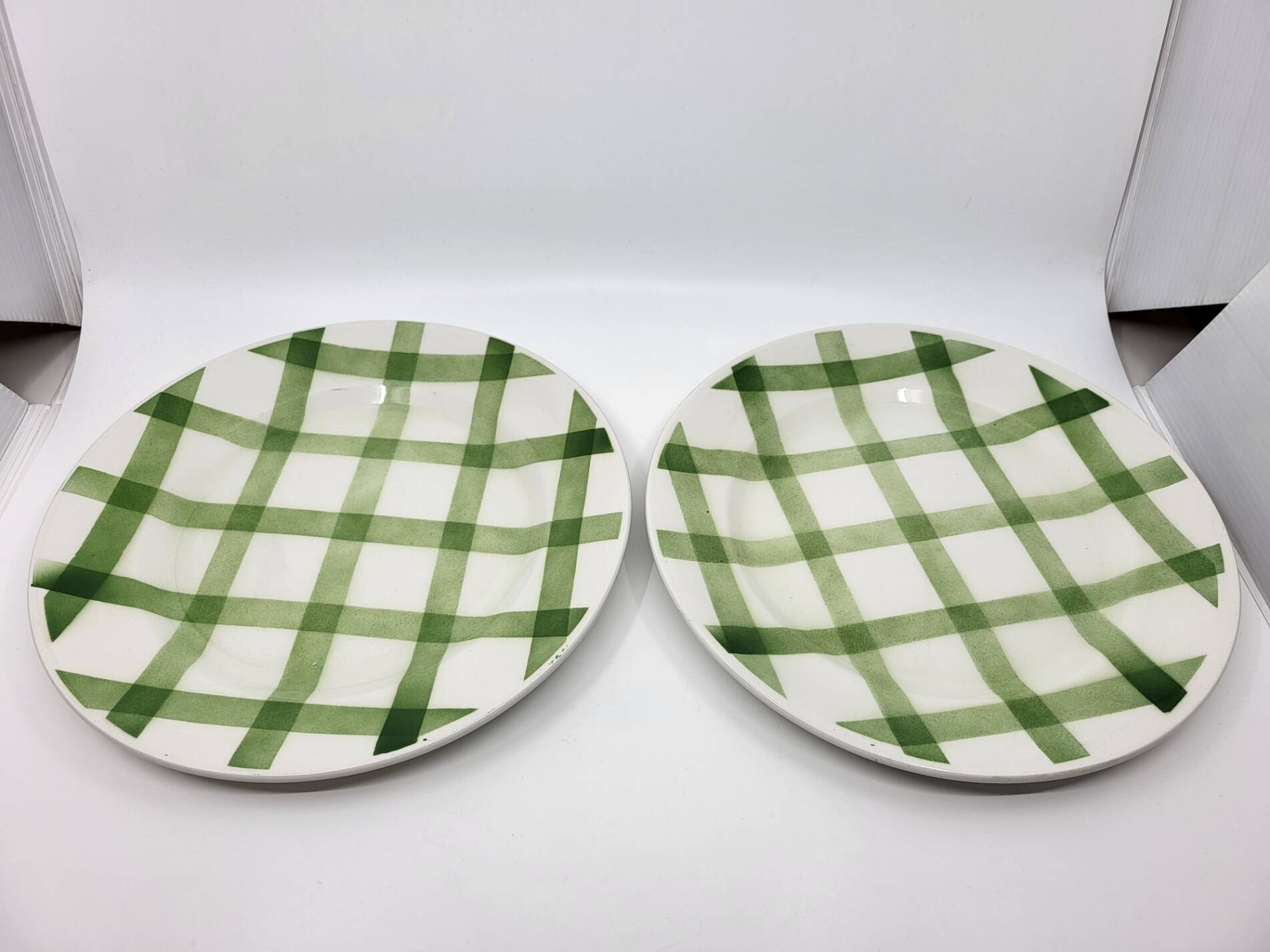 Moulin des Loups Orchies serving dishes, "Nappe" model, Green (set of 9)