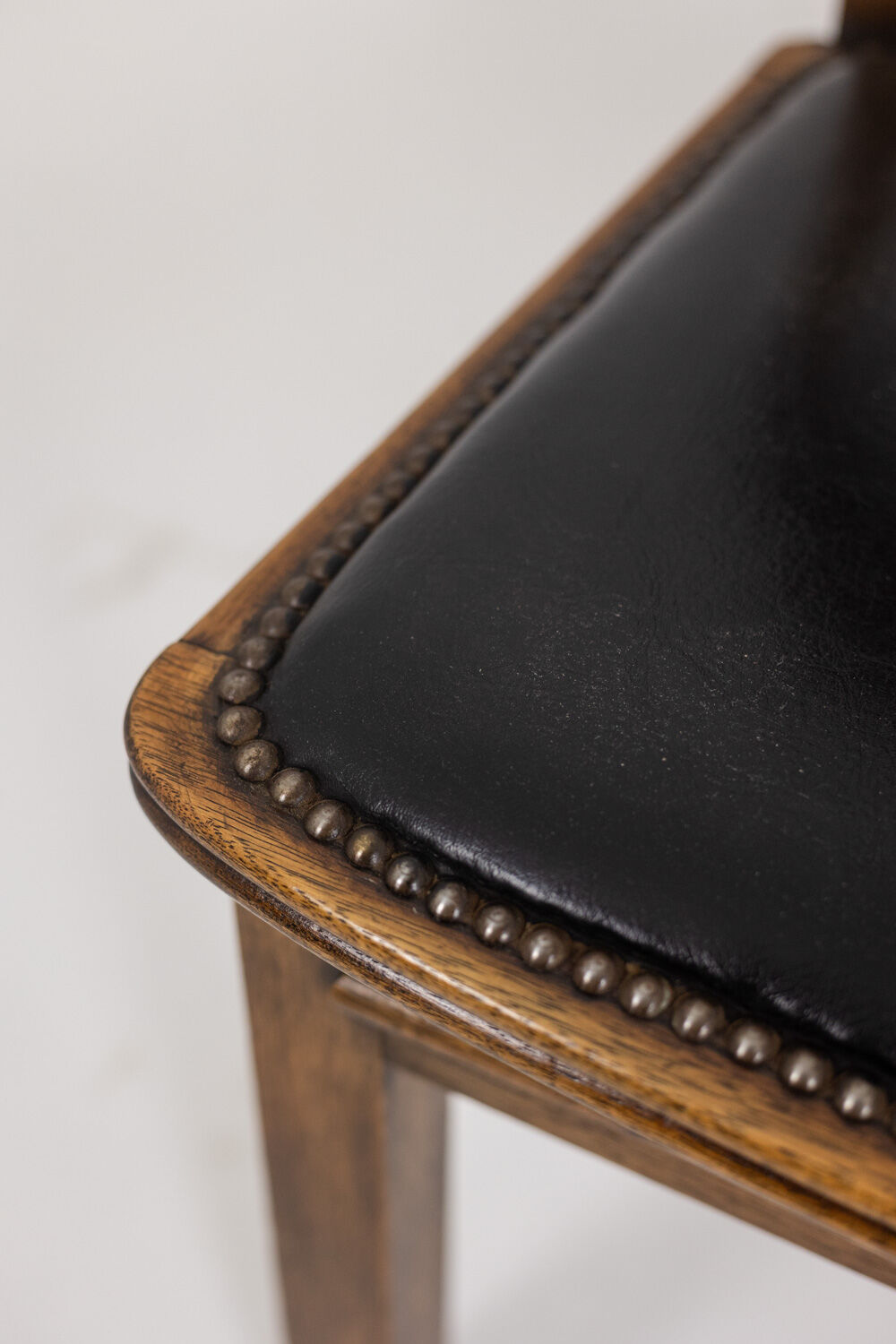 Étienne Kohlmann. Set of 6 Modernist style chairs. 1960s.