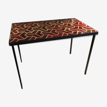 Red ceramic coffee table