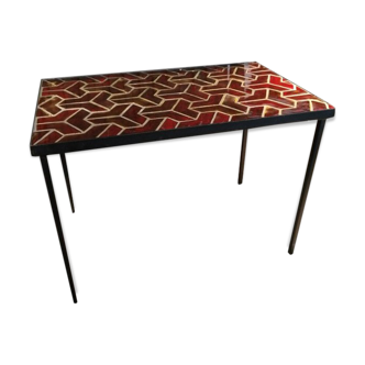 Red ceramic coffee table