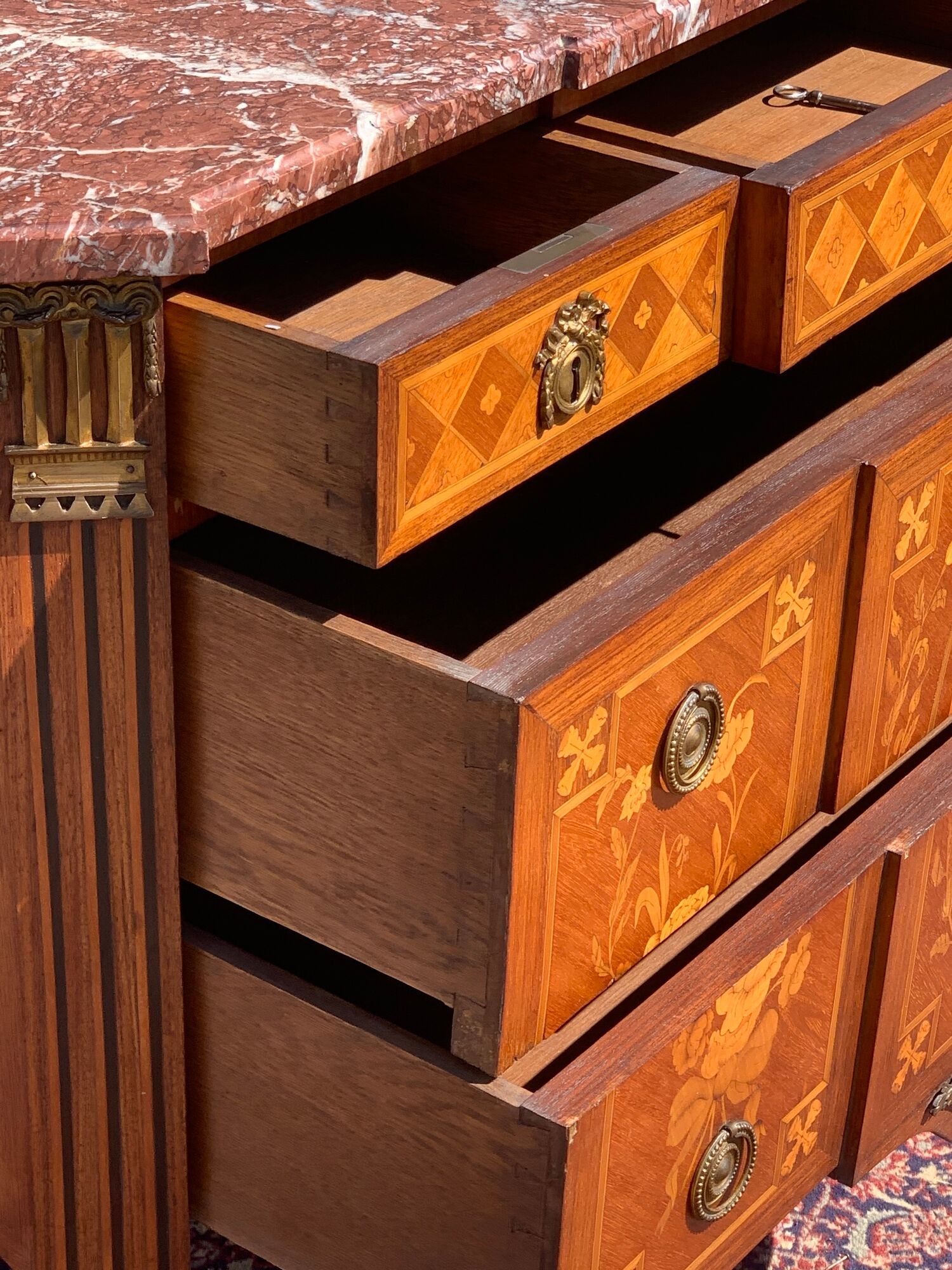 Louis XVl dresser