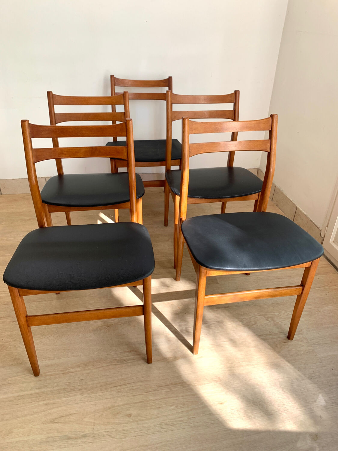 Série de 5 chaises scandinaves
