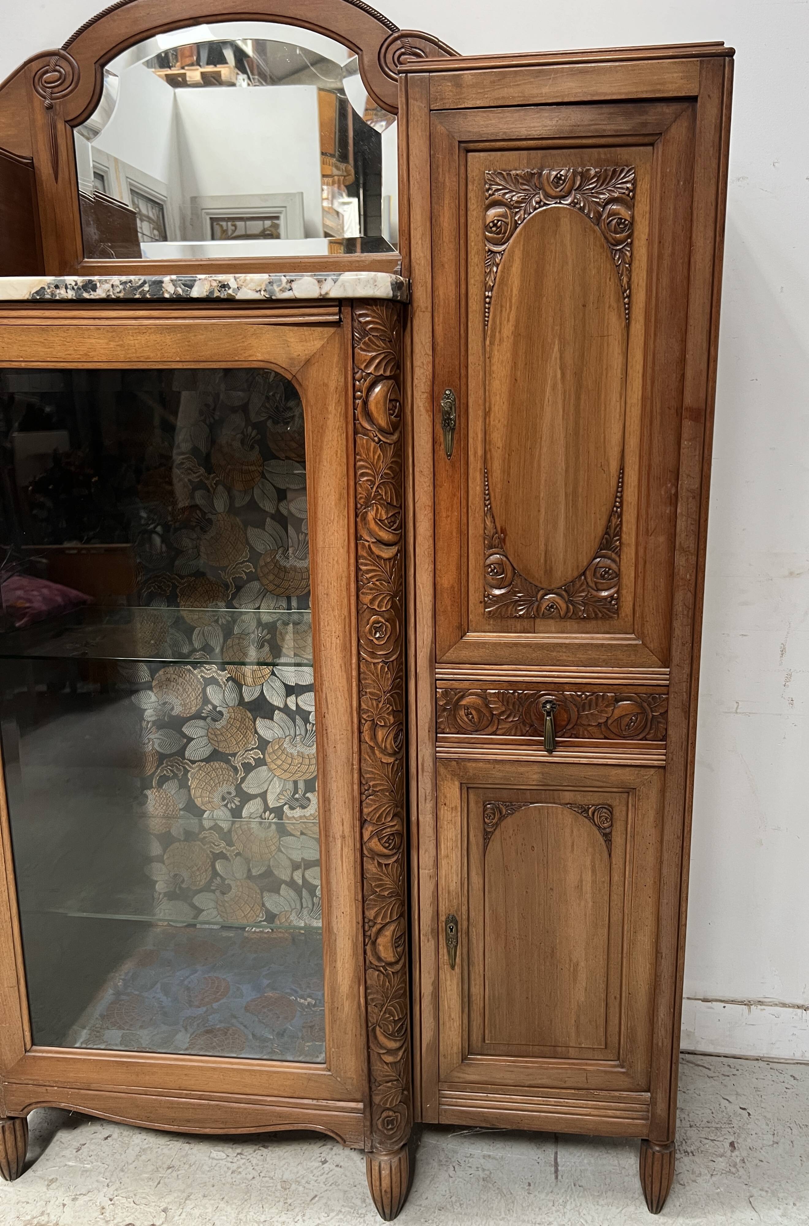 Art Deco buffet in solid walnut, 20th century.