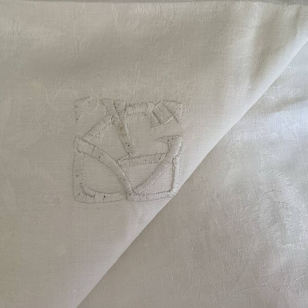 Ancienne nappe et 12 serviettes damassées