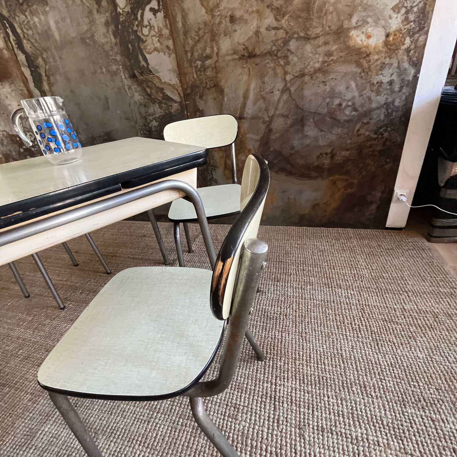 Formica and chrome extension table 2 stools 2 chairs