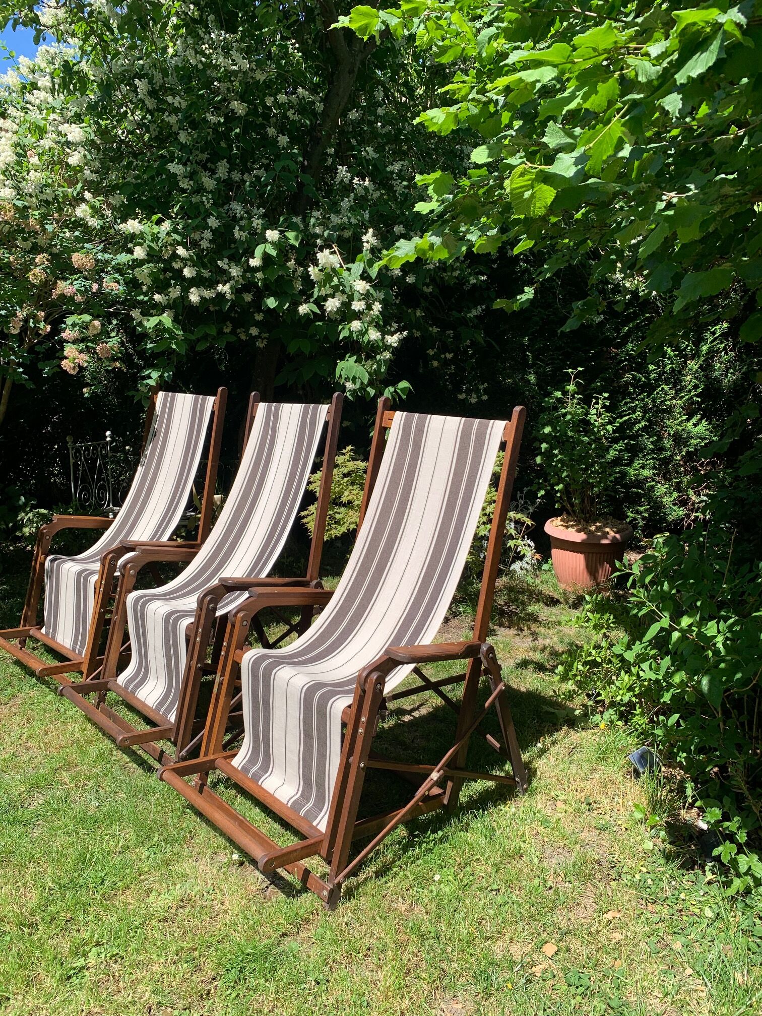 3 Ocean liner deck chairs