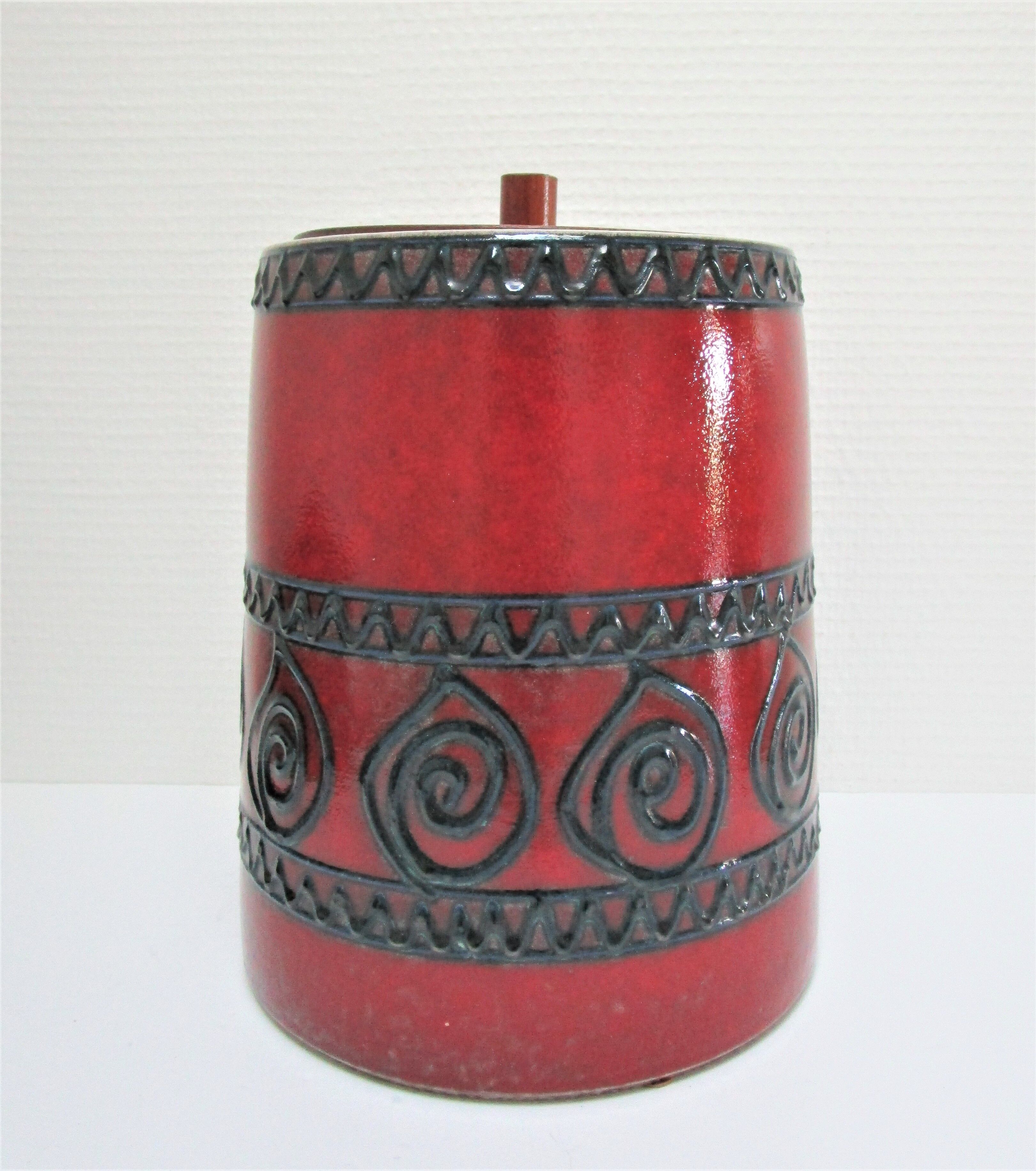 Enamelled ceramic pot with wood lid German design 70s