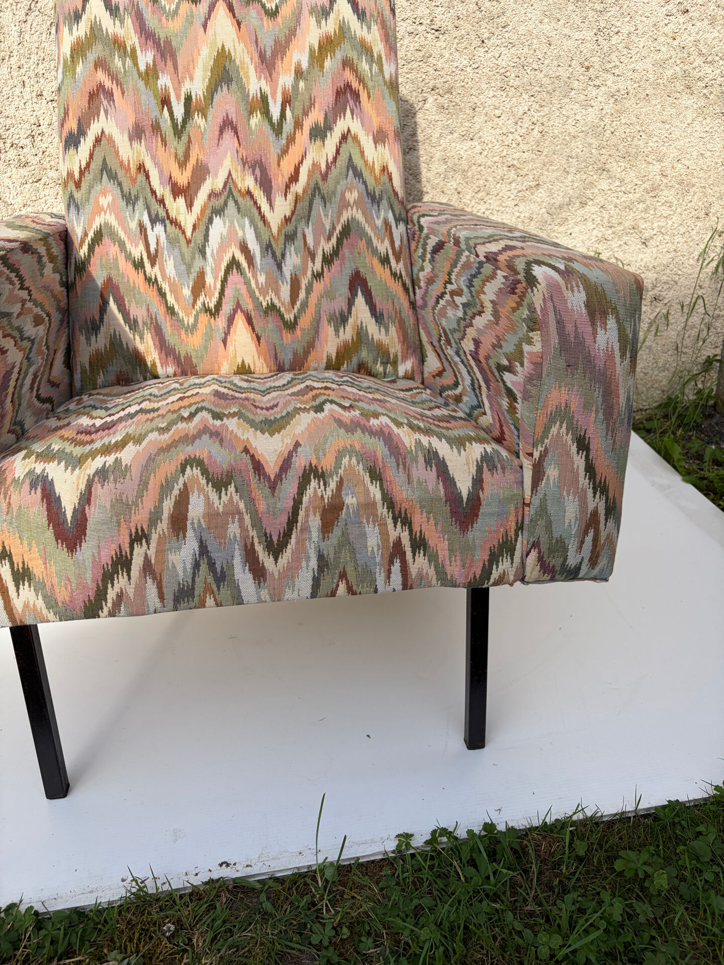 Vintage design armchair from the 60s DLG Guariche
