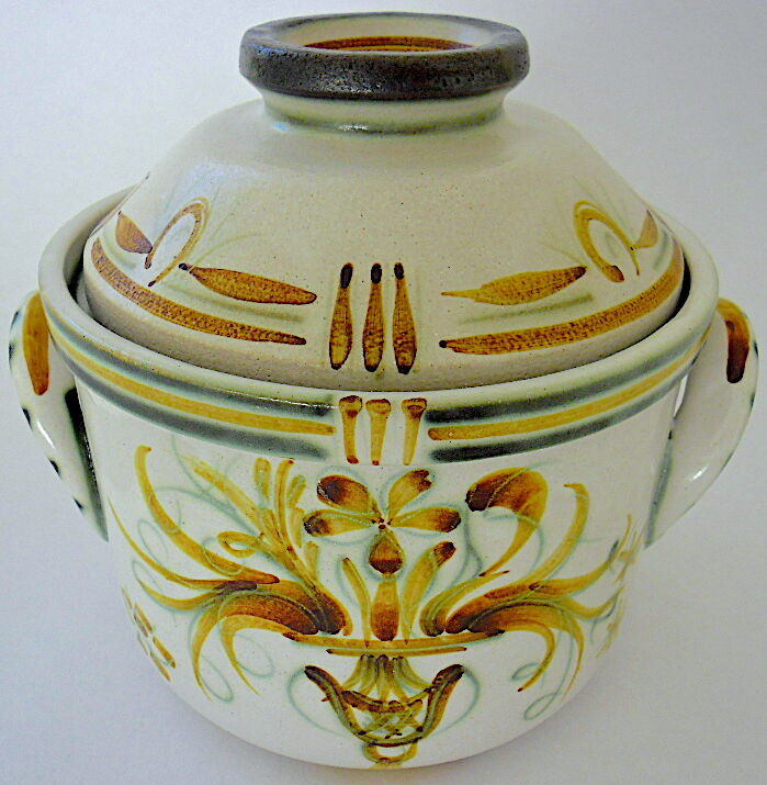 Covered sandstone pot, model G6, Kéraluc à Quimper