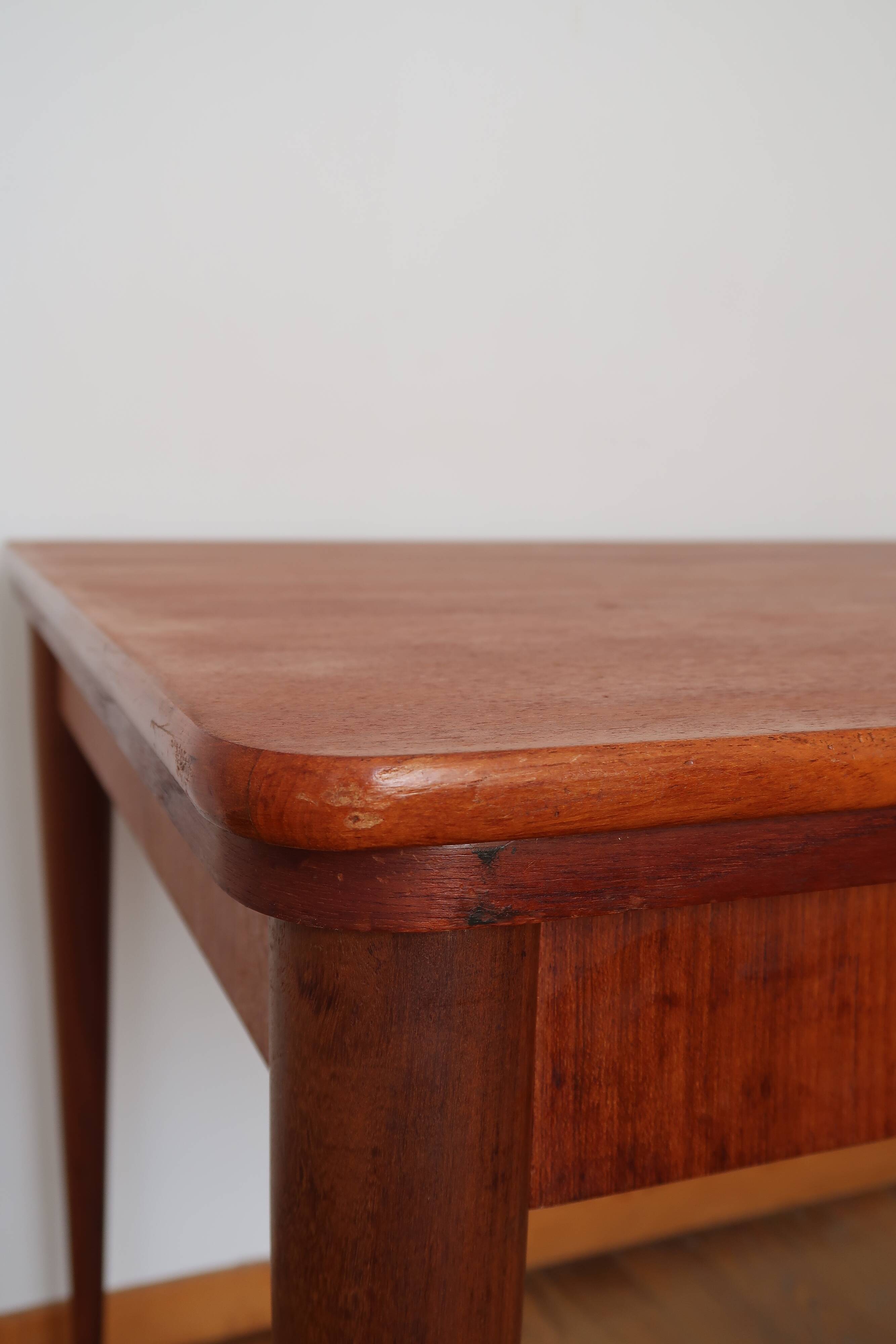 Scandinavian stretch teak table