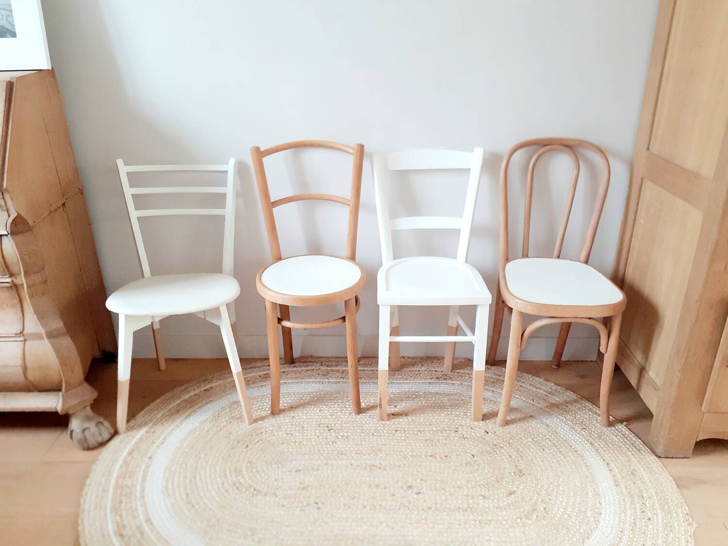 Set of 4 vintage wood and white chairs