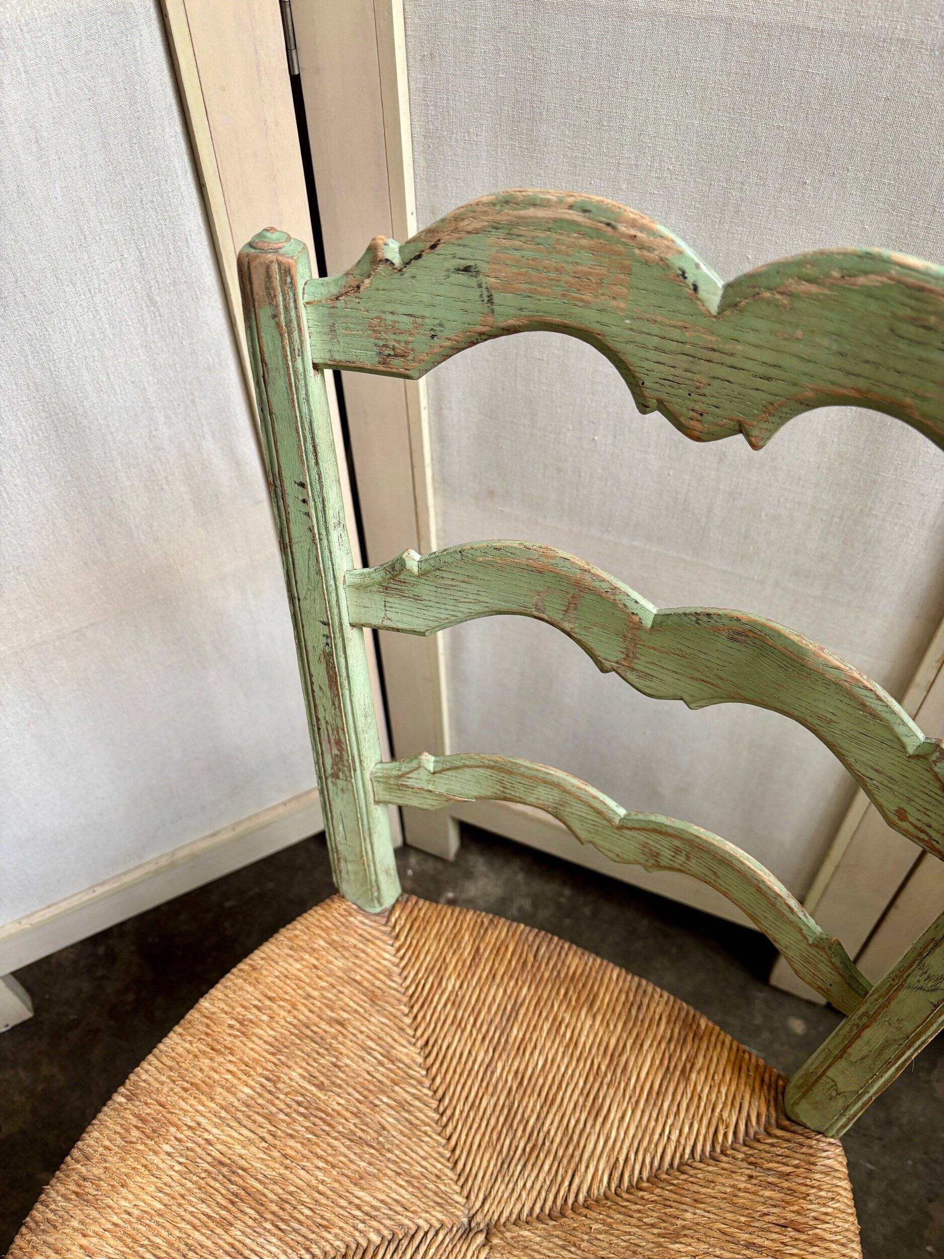 Provençal chair in water green wood and woven straw