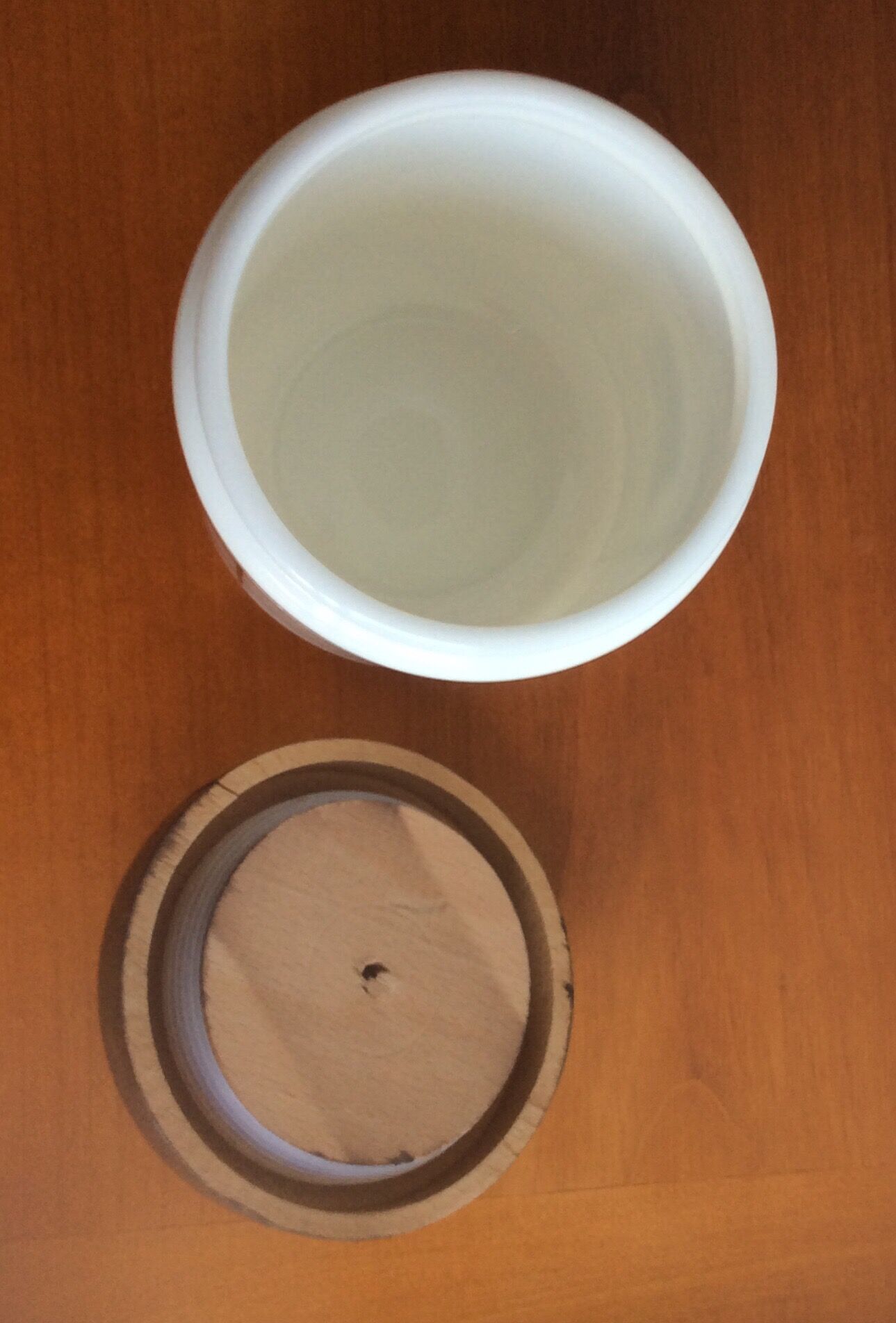 Opaline advertising pot