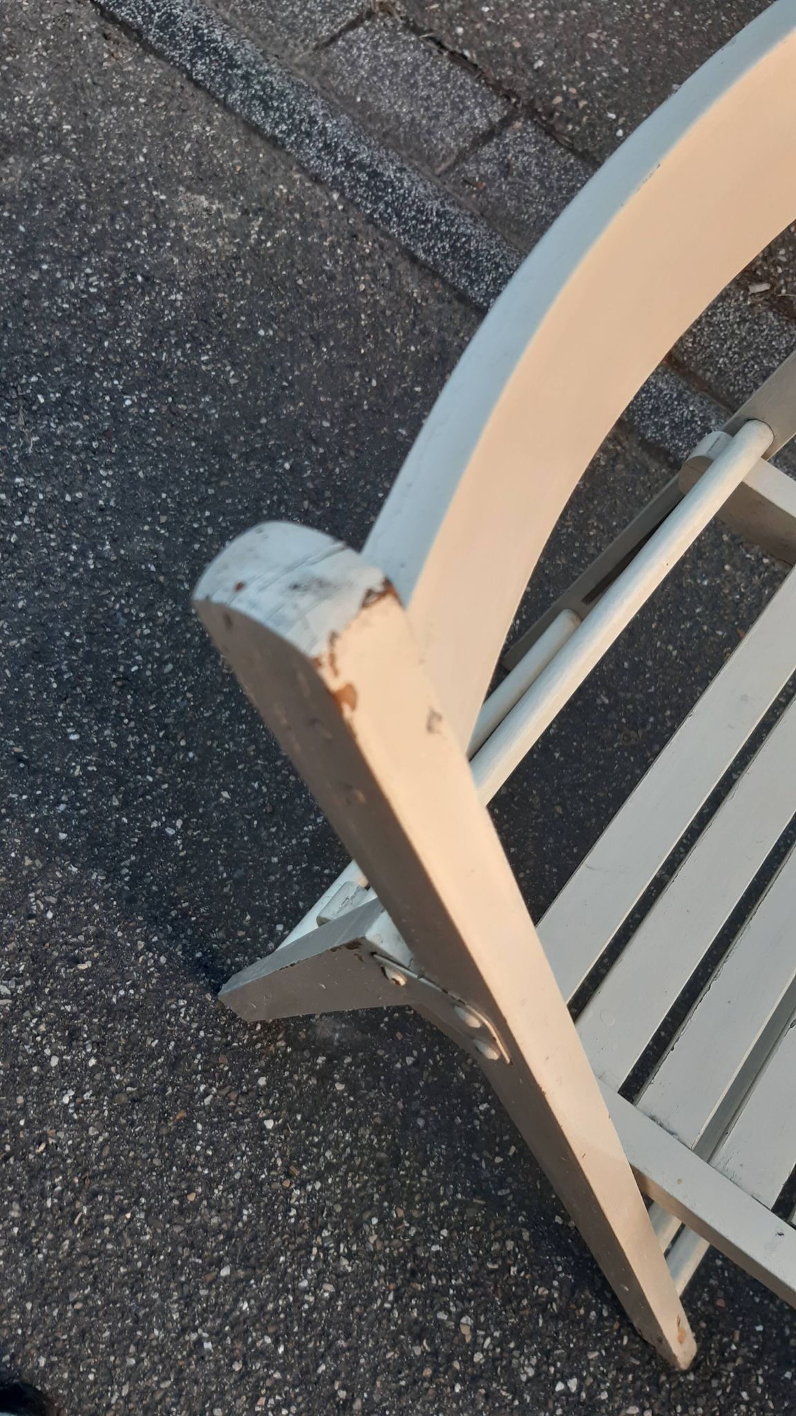 Set of 4 vintage folding chairs.