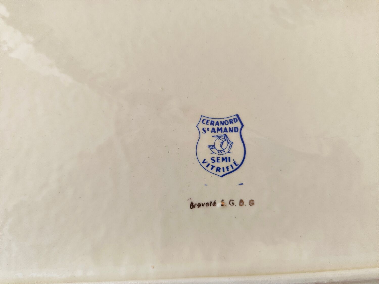 Ceranord St Amand cake dish - bird motifs