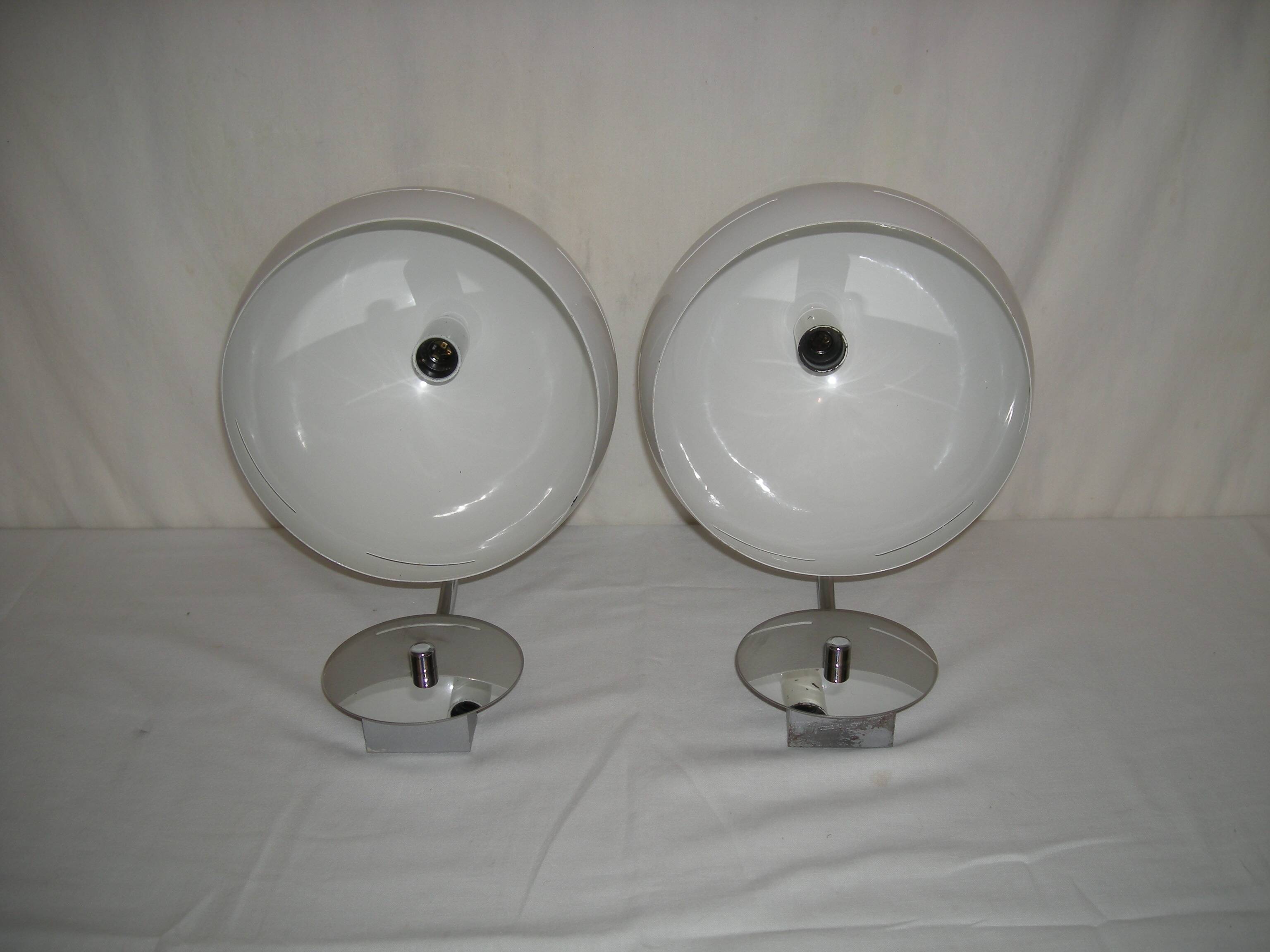 Pair of arco wall lights from the 70s
