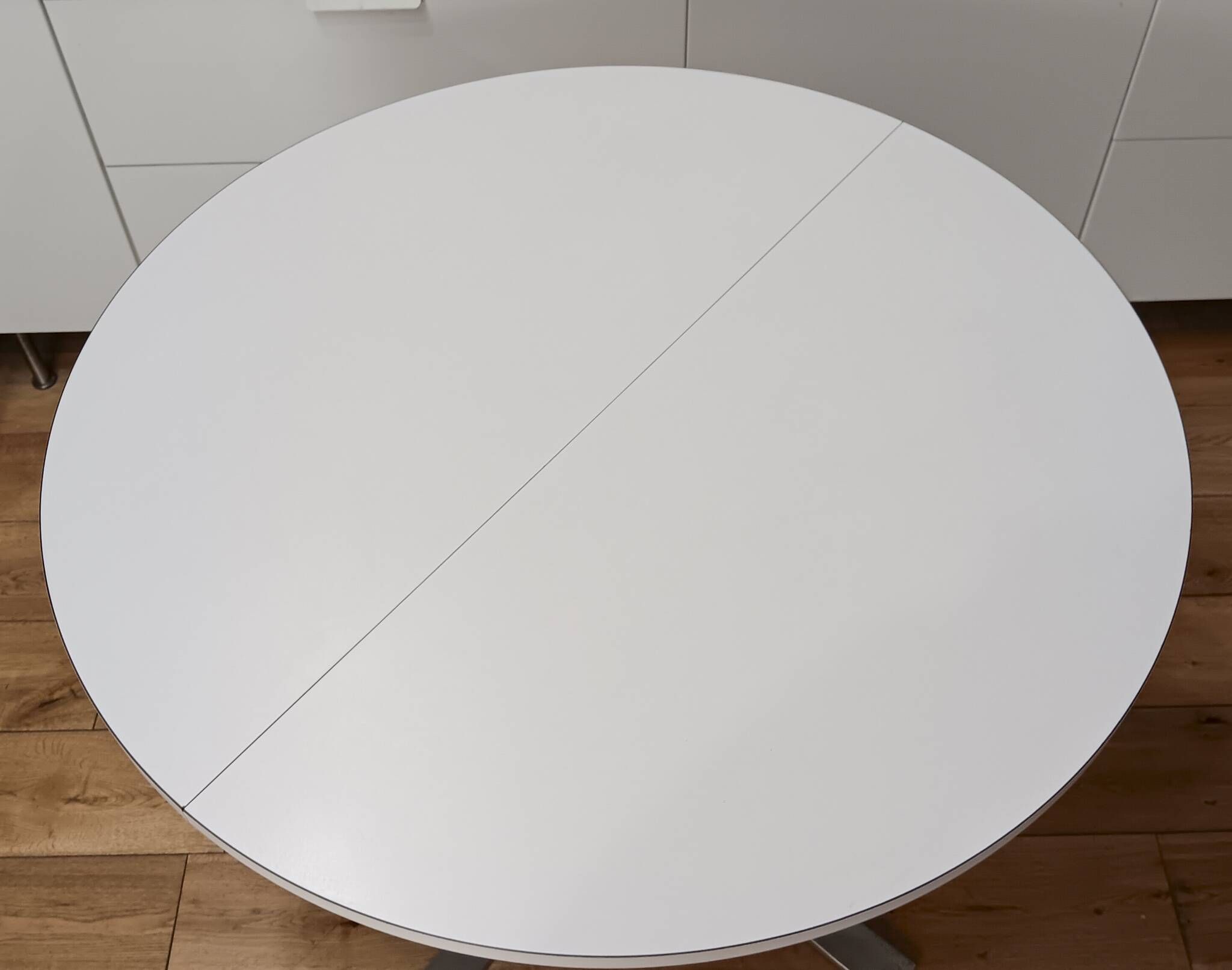 Table ronde vintage Formica blanc extensible Roche Bobois 1970 | Selency