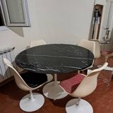 Table et chaises Tulipes Eero Saarinen
