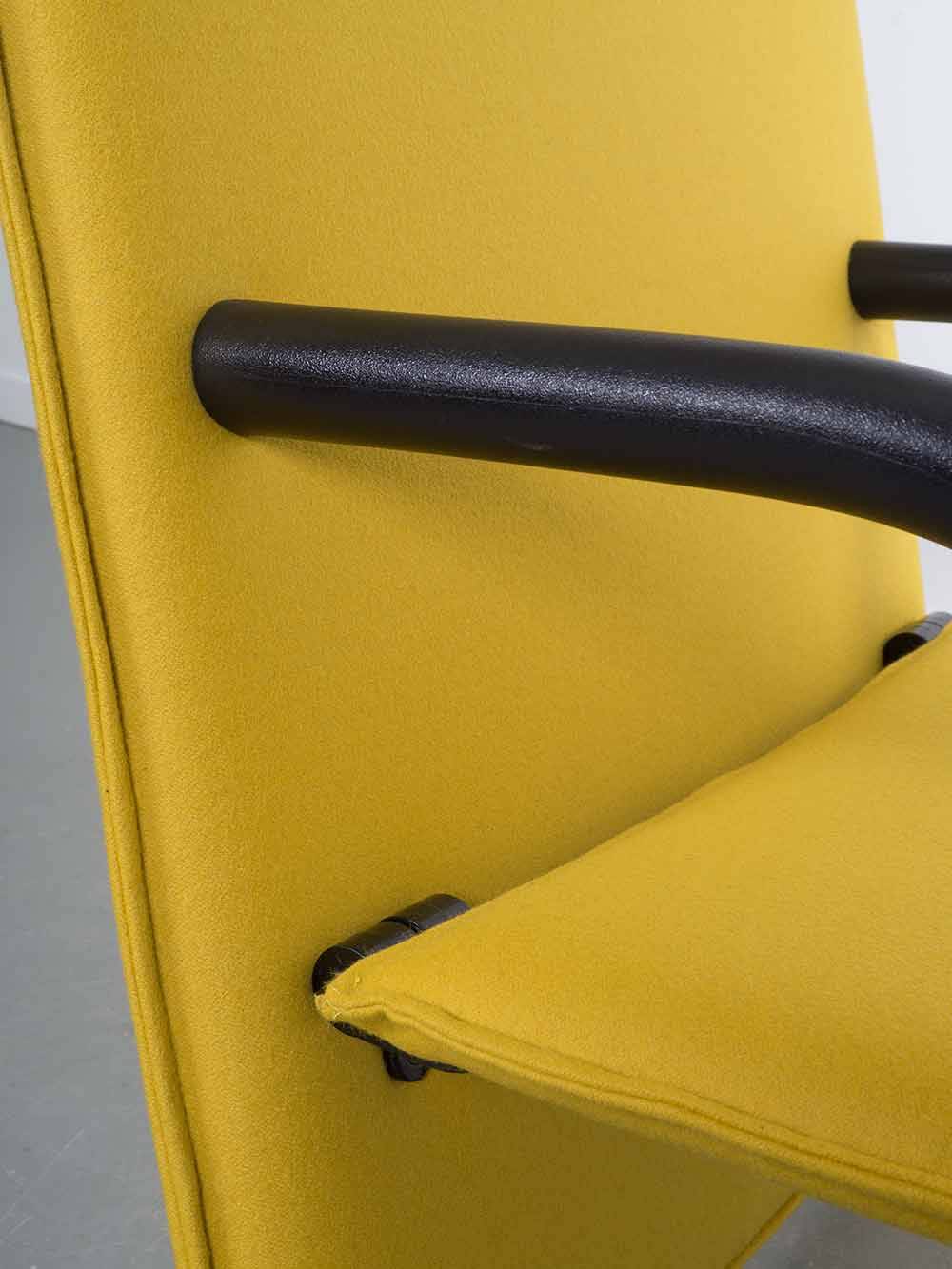 Arflex T-line chair – Burkhard Vogtherr