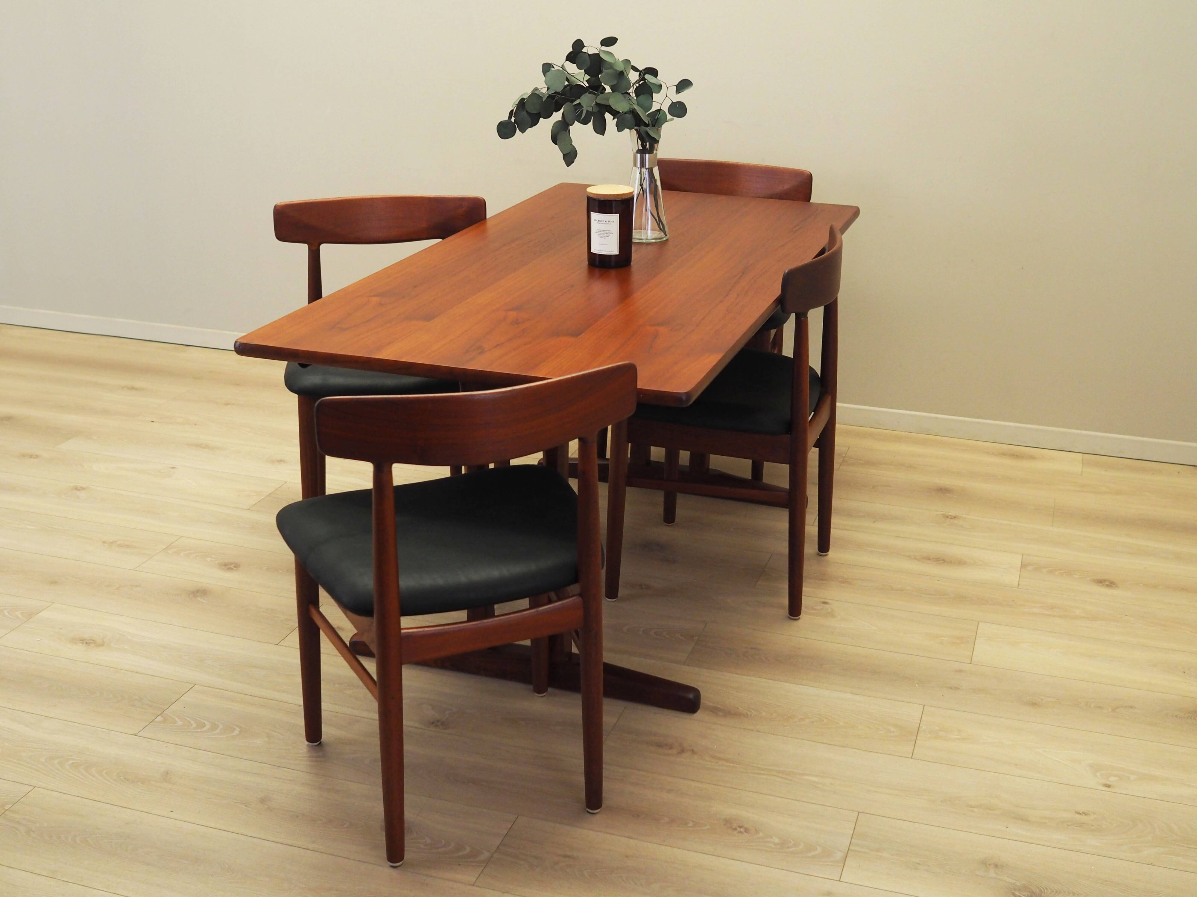 Table danoise en teck par Børge Mogensen pour FDB, années 1960