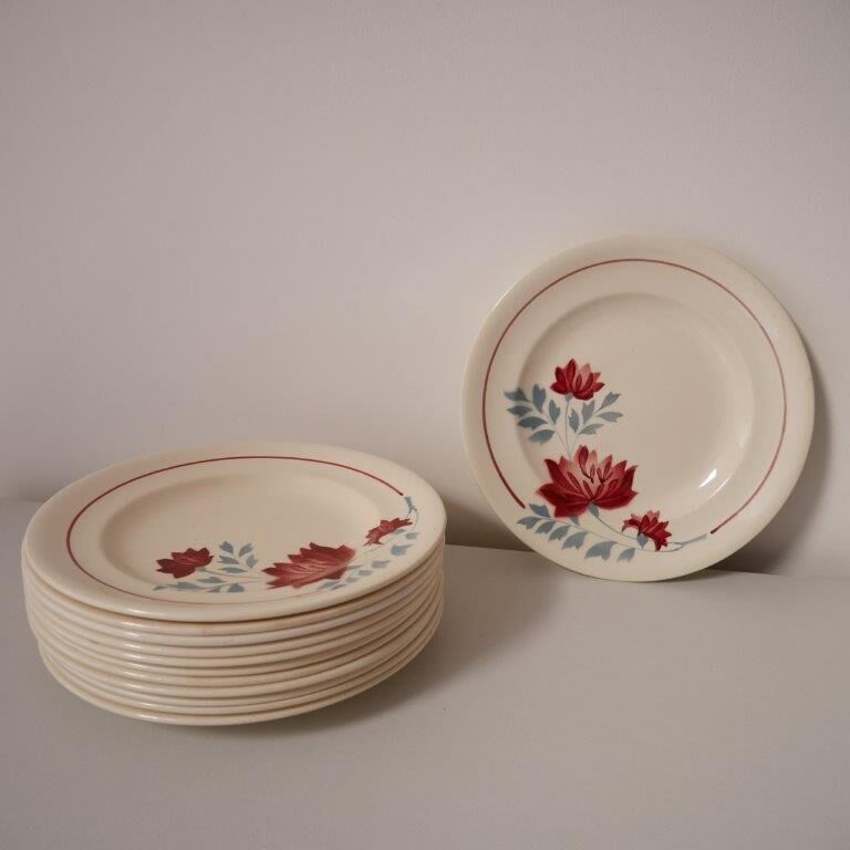 Set of 12 dessert plates, model Véronique de Longwy