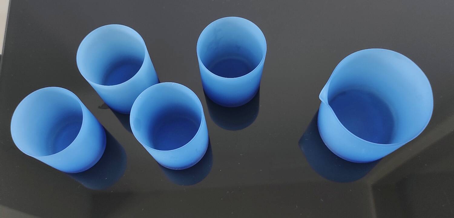 Ensemble service vintage bleu givré mat – 4 verres et 1 pichet