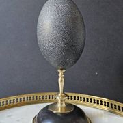 Oeuf d'Émeu, Socle Laiton et Marbre Noir (Début XXè) H : 21 cm | Curiosité