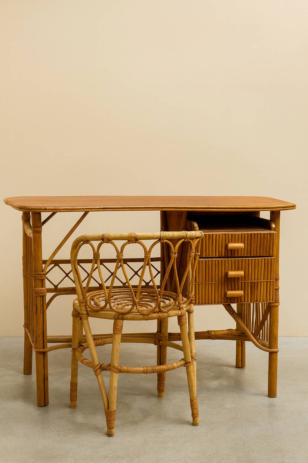 Vintage rattan desk + matching chair