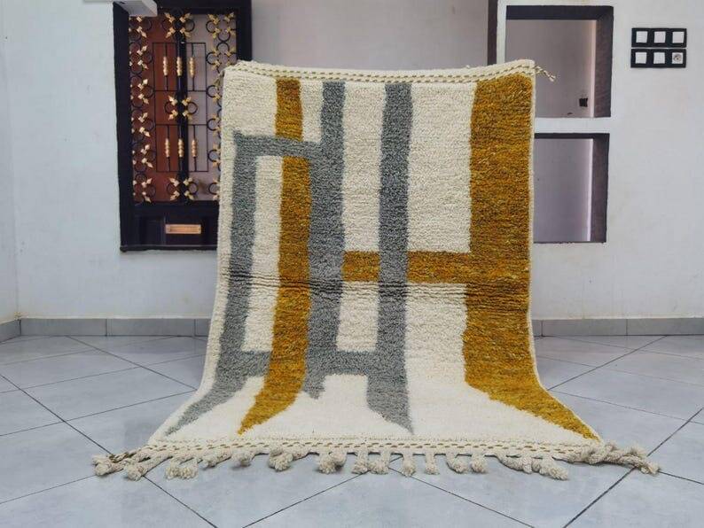Handmade Berber rug size 150 x 250 cm