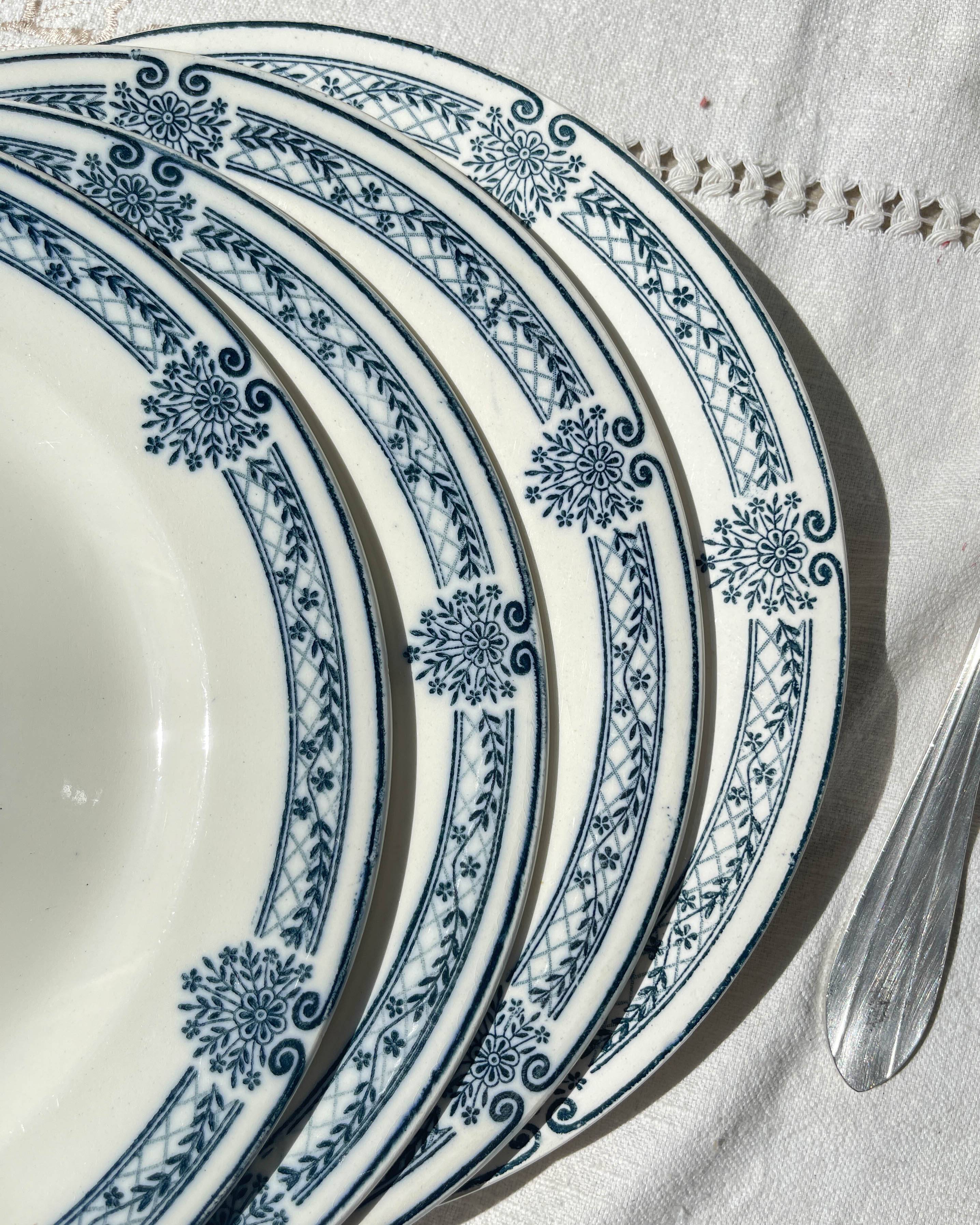 6 Flat plates Terre de fer bleu Salins model Arbois Ennege