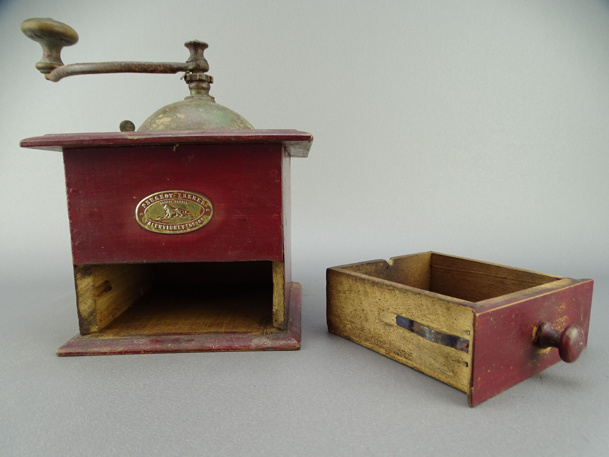 Former Peugeot Frères coffee grinder