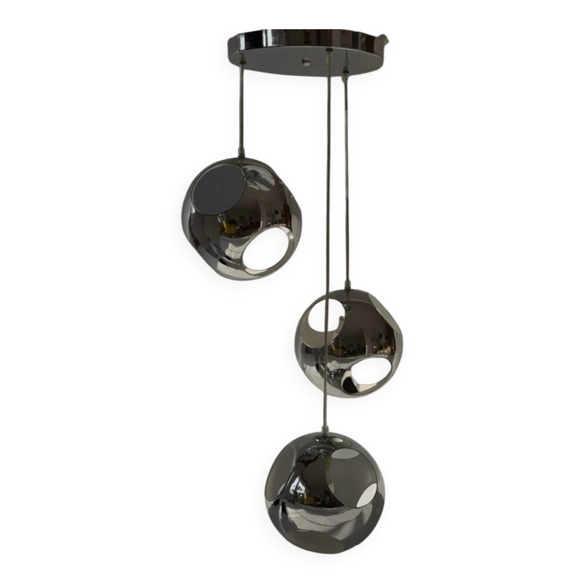 Suspension chrome metal eyeball