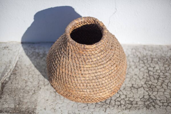 Panier ancien, bourgne paille et ronce, panier tressé, décoration intérieur