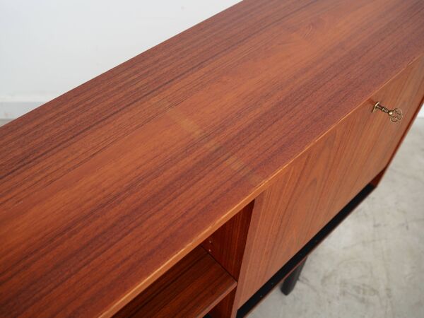 Buffet en teck, design danois, années 1970, production : Danemark