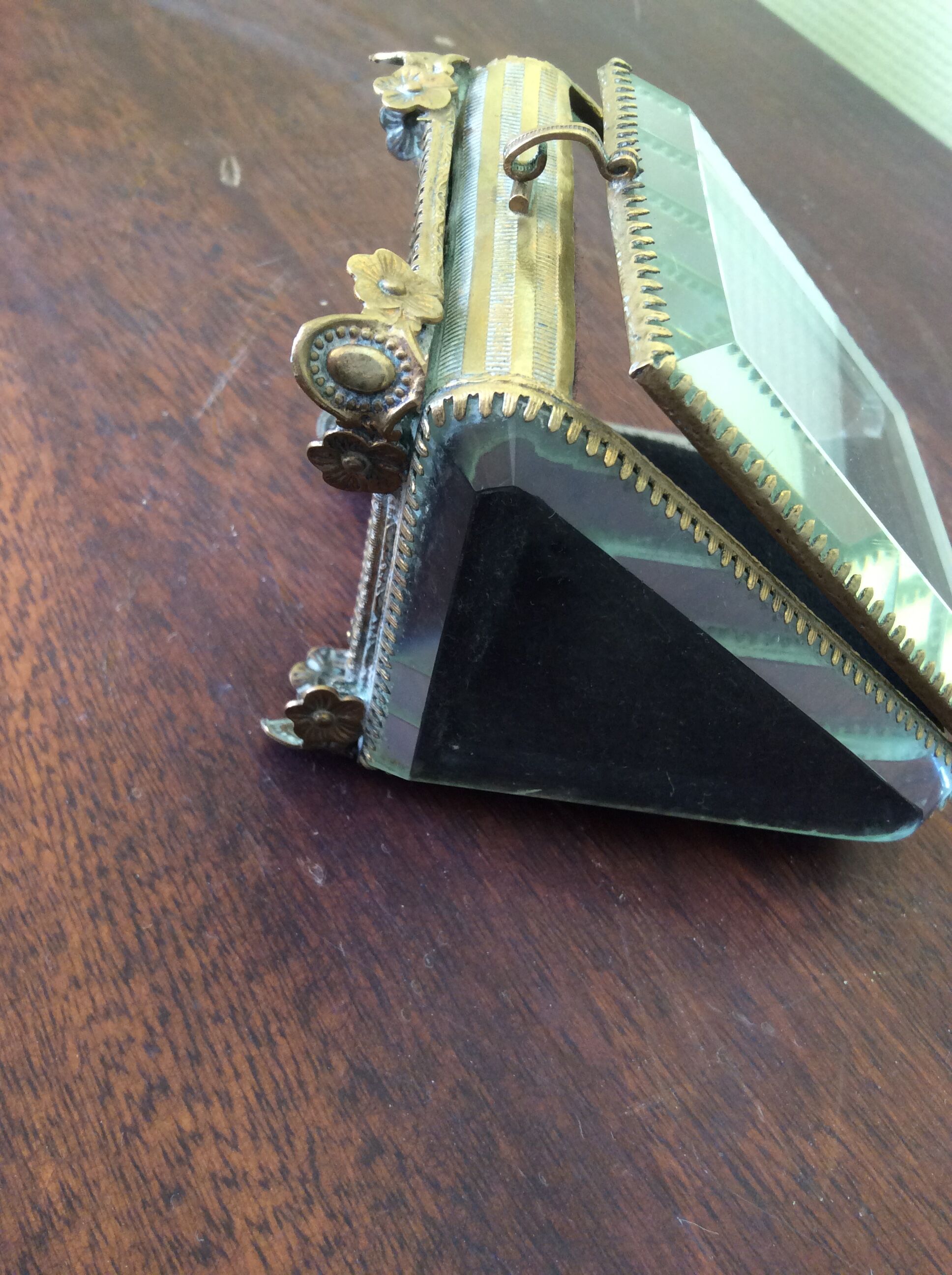 Small showcase for jewelry