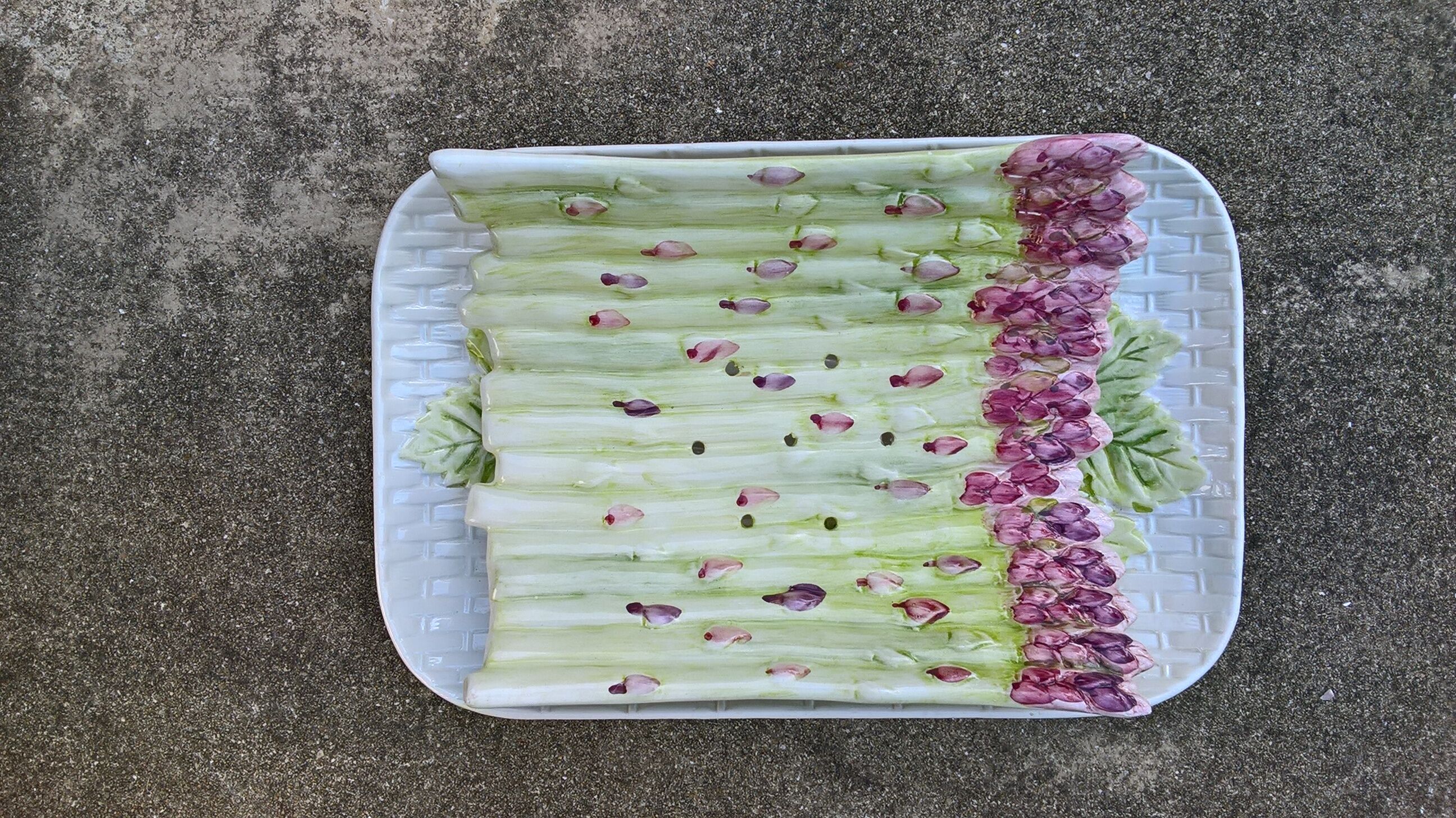 FG asparagus serving dish in FG dabbling