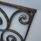 Grille de porte en fer forgé